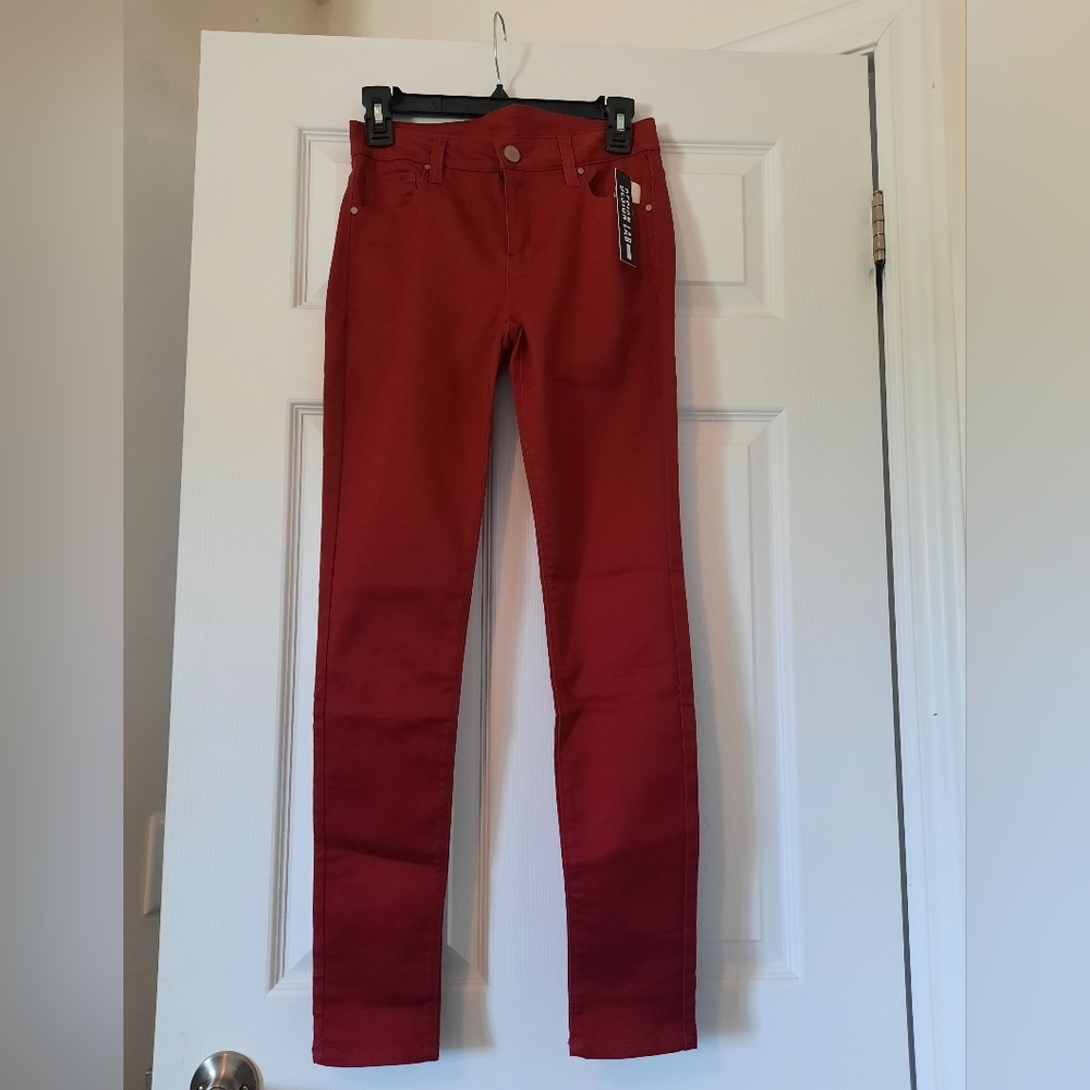 Lord & Taylor Design Lab Skinny Pants Size 26 Maroon color NWT